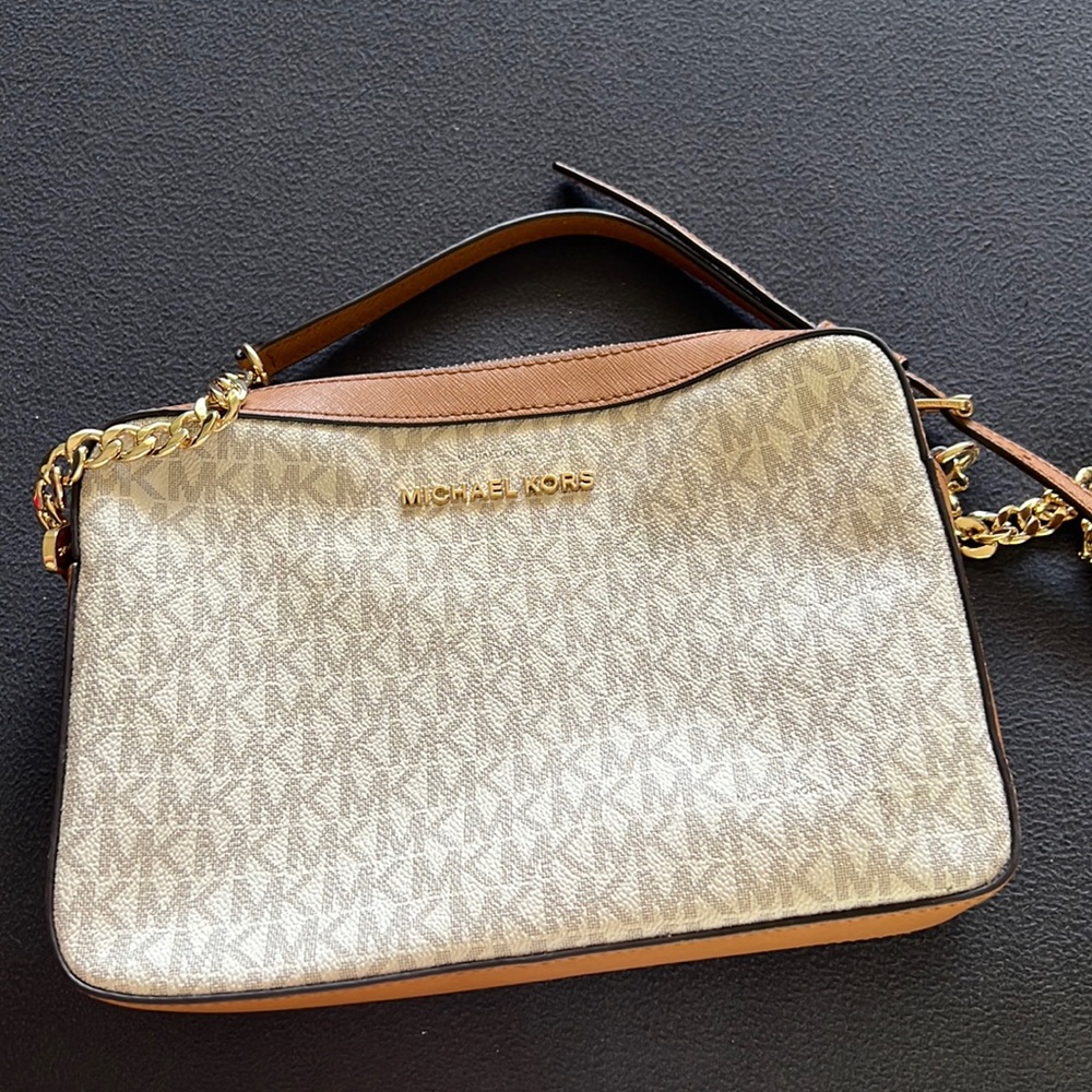 Michael Kors crossbody purse